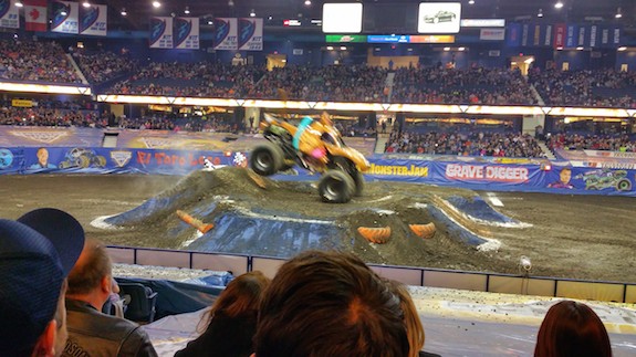 Monster Jam Chicago: Allstate Arena hosting monster truck show this weekend  in Rosemont - ABC7 Chicago