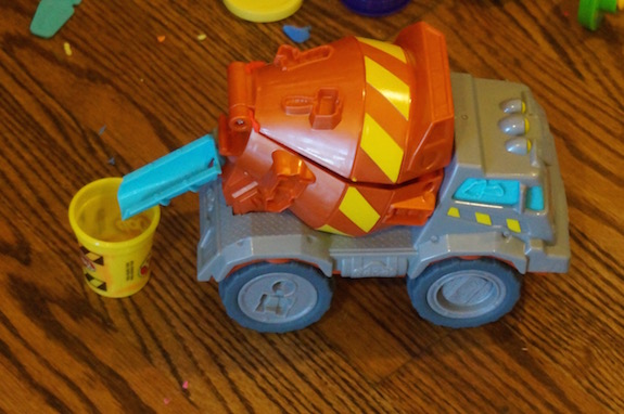 Play doh max hot sale the cement mixer