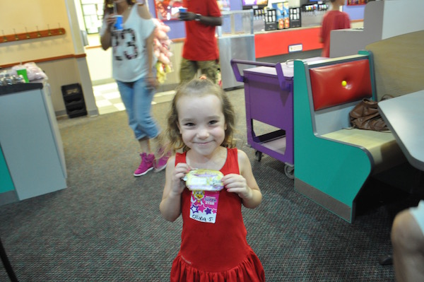 Partying Like A Vip At Chuck E Cheeses Mom And More